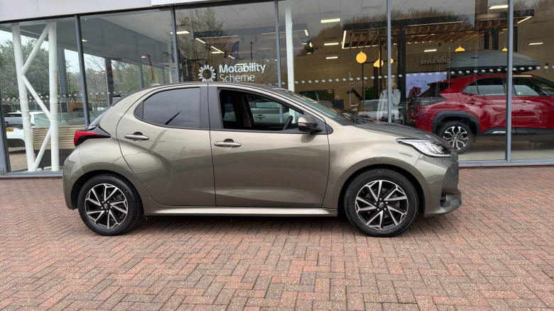 Toyota Yaris 1.5 Hybrid Design 5dr CVT Hybrid Hatchback